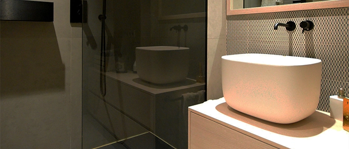 Salle de bain avec douche italienne